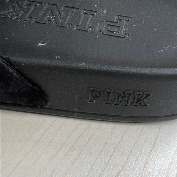 PINK Victoria's Secret Black Plush Sandals - Picture 5 of 6